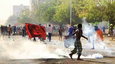  قُتل الشاب خلال مشاركته في تظاهرة مناهضة لحكم العسكر بمنطقة شرق النيل